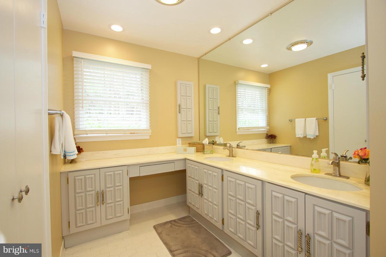 13411 Bladon Road Phoenix, MD 21131 - Photo 22 of 30 Bath (Master)