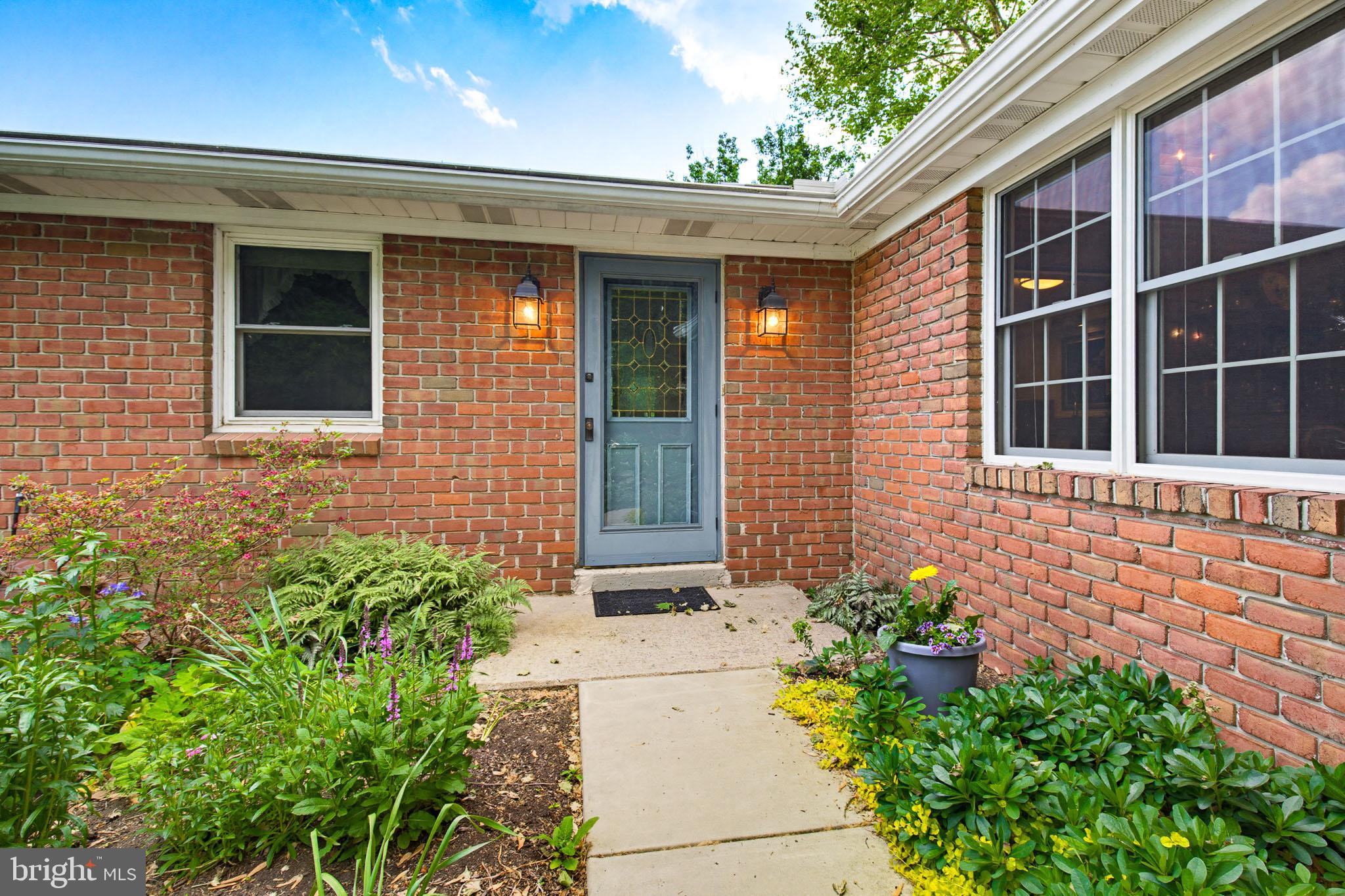 322 Hilltop Road Strasburg, PA 17579 - Photo 4 of 43