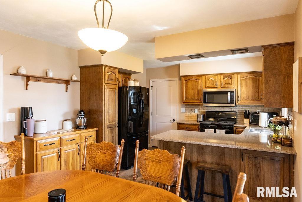 214 Pecan Street Canton, IL 61520 - Photo 23 of 44