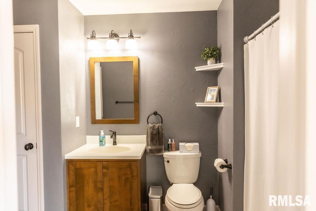 214 Pecan Street Canton, IL 61520 - Photo 3 of 44