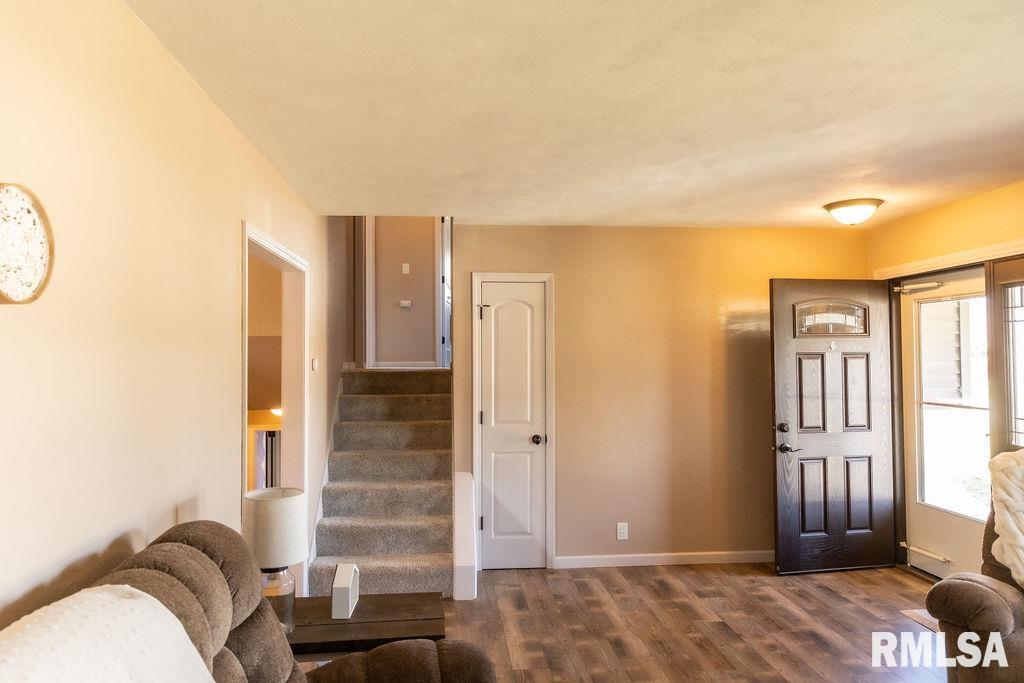 214 Pecan Street Canton, IL 61520 - Photo 5 of 44