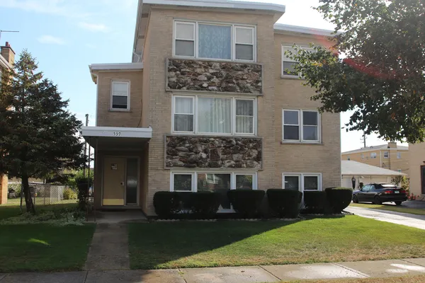 $2,000 | 539 Ida Court, Unit 2, Mount Prospect, IL 60056