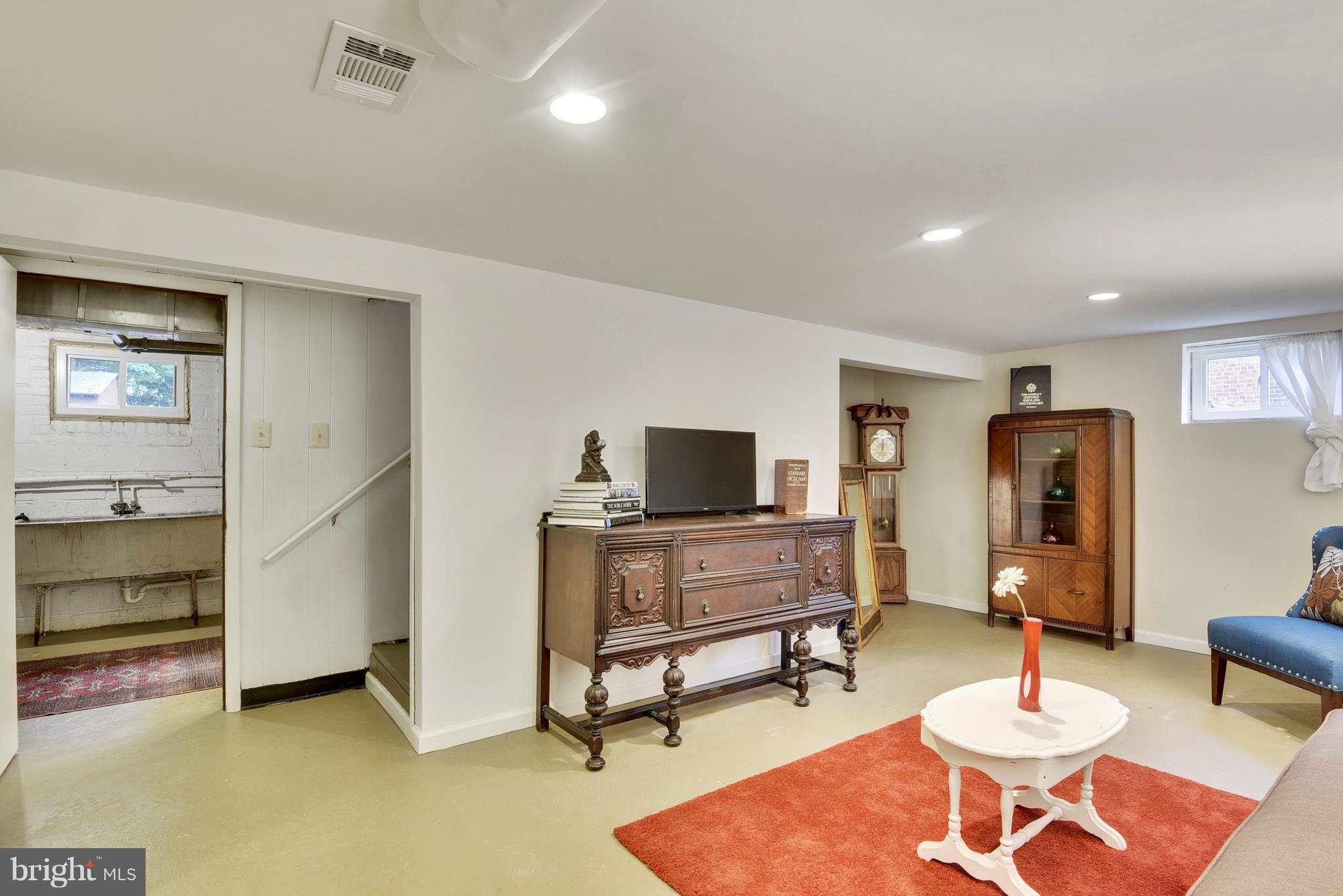 1504 Jasper Street Silver Spring, MD 20902 - Photo 14 of 29 Family Room