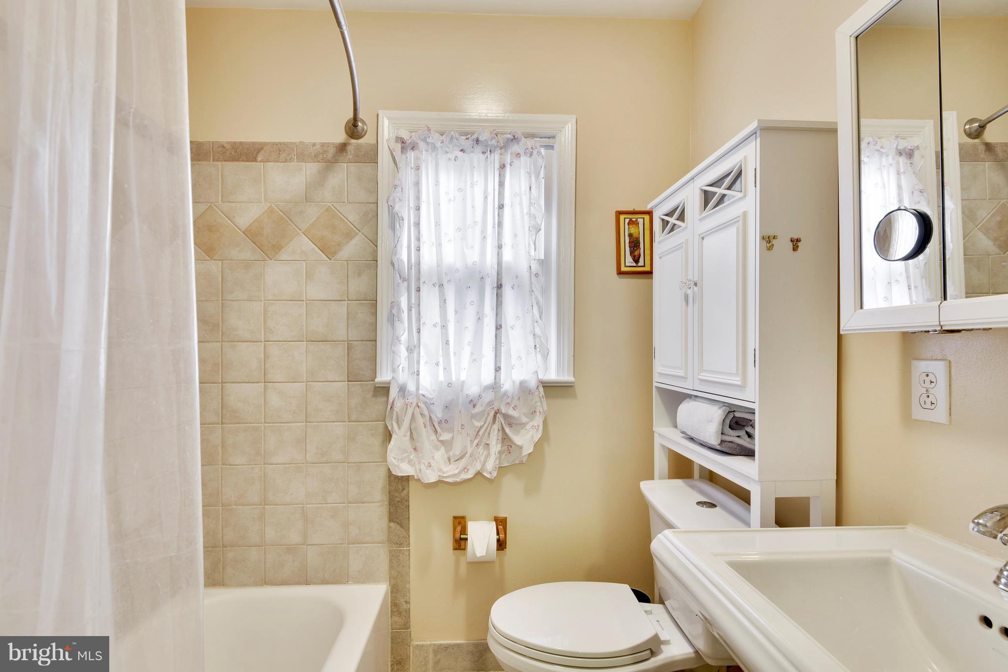 1504 Jasper Street Silver Spring, MD 20902 - Photo 17 of 29 Bath