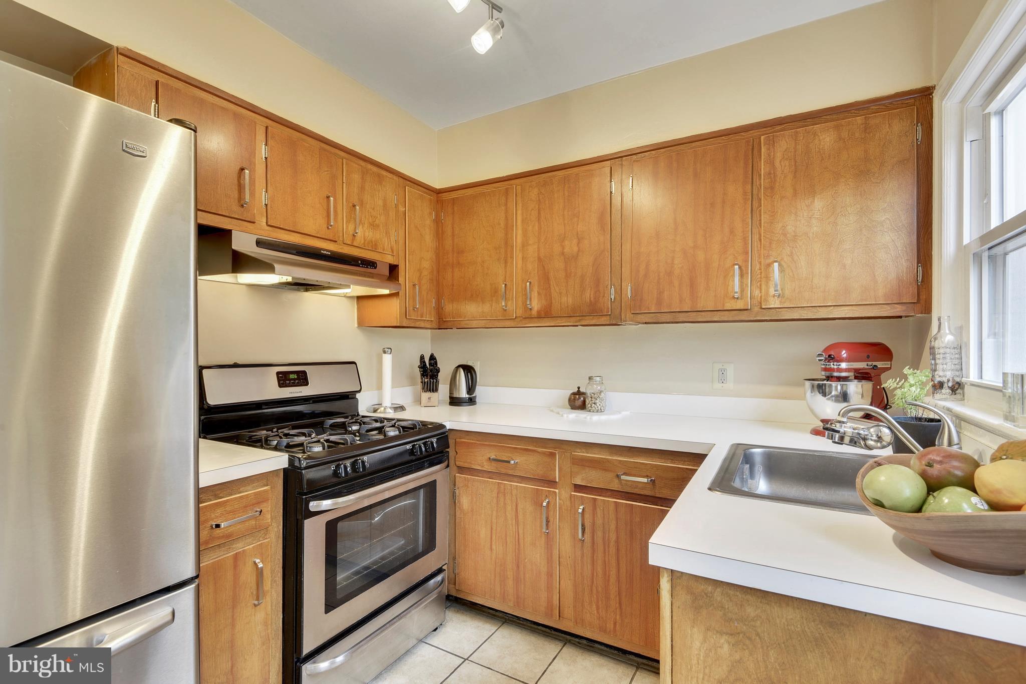 1504 Jasper Street Silver Spring, MD 20902 - Photo 8 of 29 Kitchen