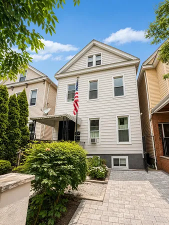 $3,000 | 206 Dodd Street, Unit 2, Weehawken, NJ 07086