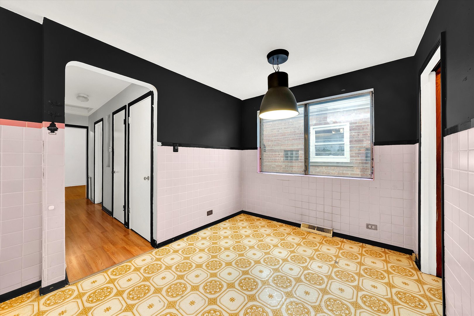 3933 West 58th Street Chicago, IL 60629 - Photo 16 of 32 a view of an empty room with a window