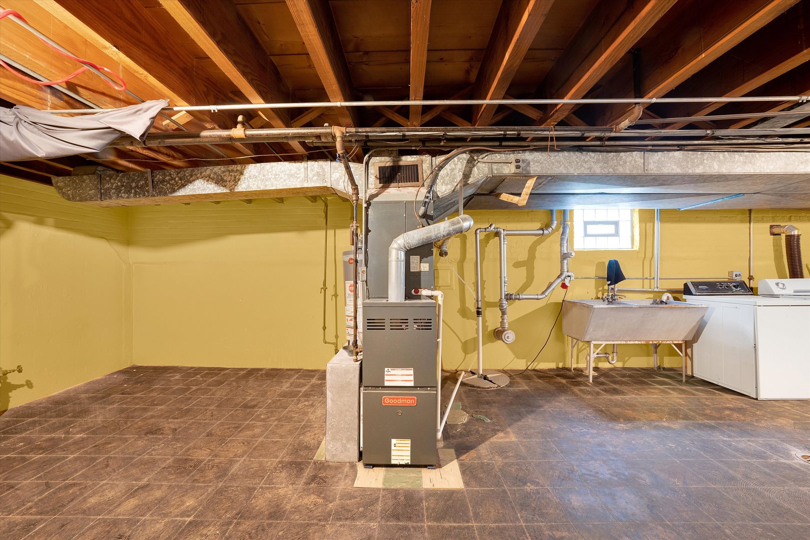 3933 West 58th Street Chicago, IL 60629 - Photo 25 of 32 a view of a patio with a table and chairs