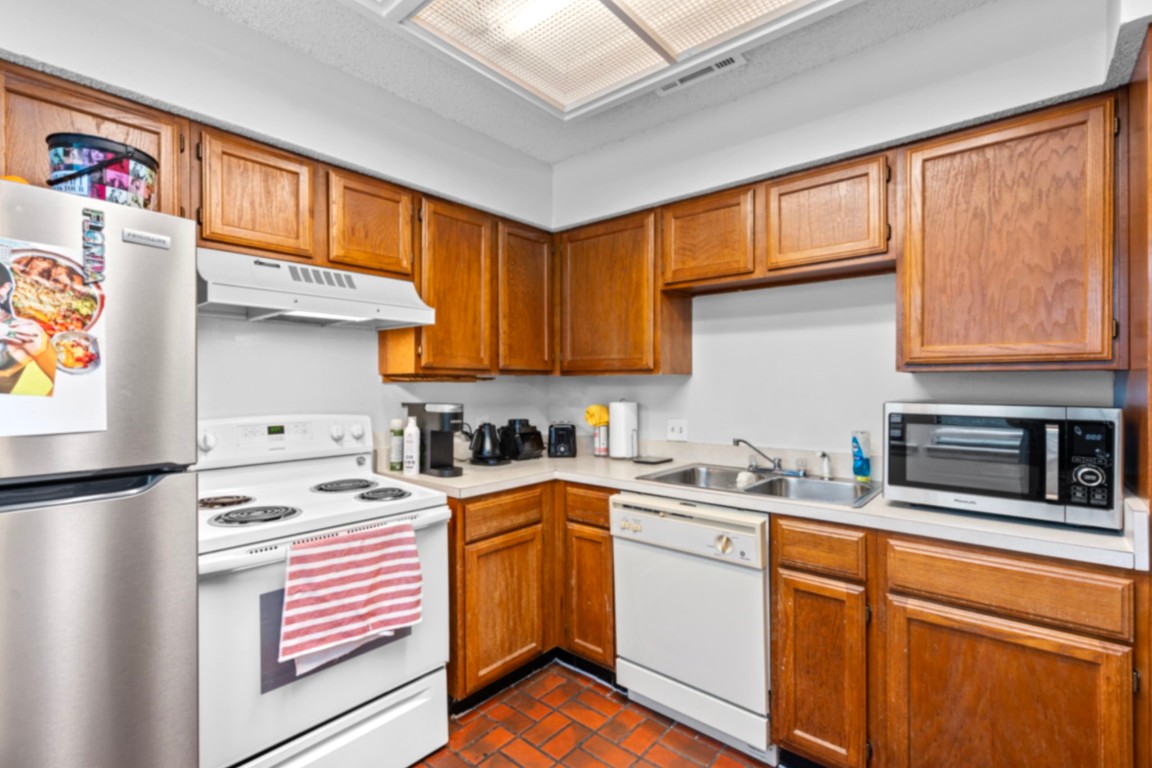 2110 Rio Grande Street, Unit 207 Austin, TX 78705 - Photo 13 of 35