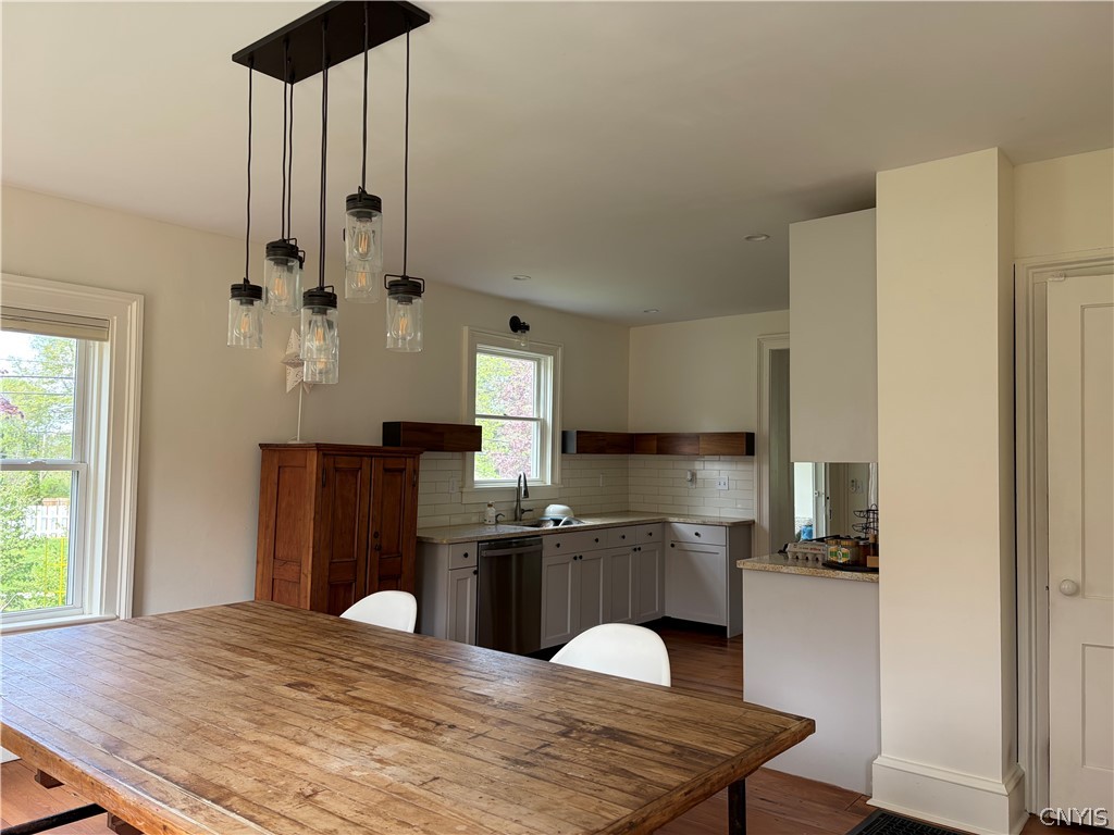 209 Warren Street Manlius, NY 13066 - Photo 2 of 13