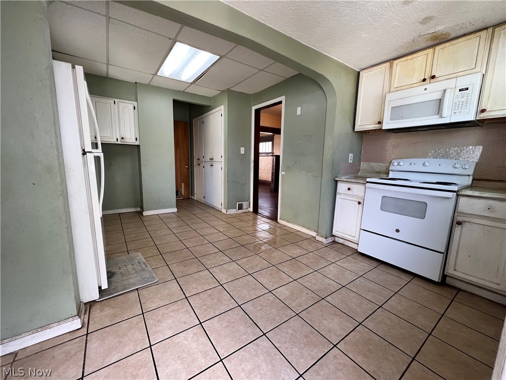 812 Chalker Street Akron, OH 44310 - Photo 12 of 19