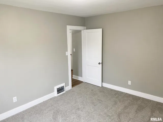 $1,895 | 303 Central Street, Washington, IL 61571