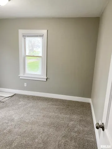 $1,895 | 303 Central Street, Washington, IL 61571