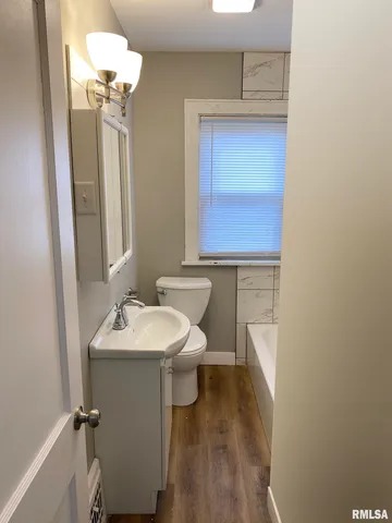 $1,895 | 303 Central Street, Washington, IL 61571