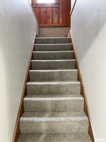 $1,895 | 303 Central Street, Washington, IL 61571