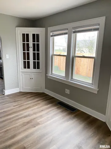 $1,895 | 303 Central Street, Washington, IL 61571