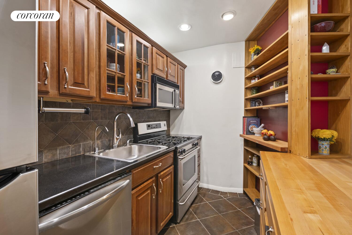 100 Bank Street, Unit 2E Manhattan, NY 10014 - Photo 4 of 7