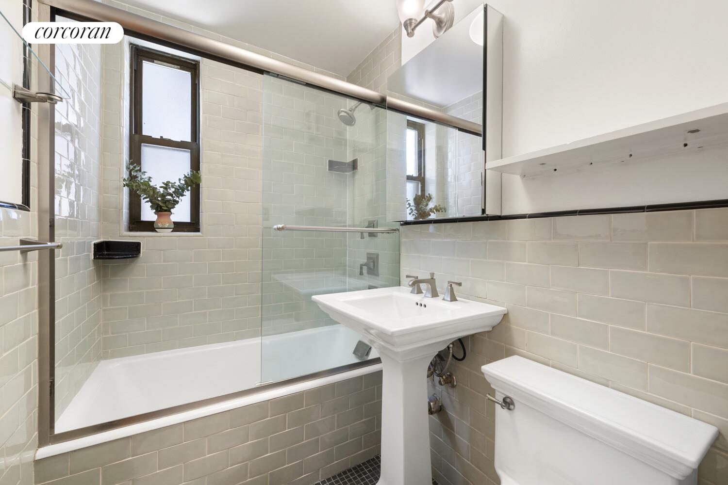 100 Bank Street, Unit 2E Manhattan, NY 10014 - Photo 6 of 7