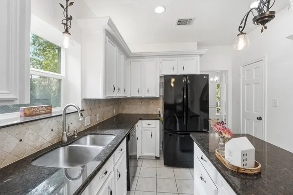 $675,000 | 29 Tanager Trail, The Woodlands, TX 77381