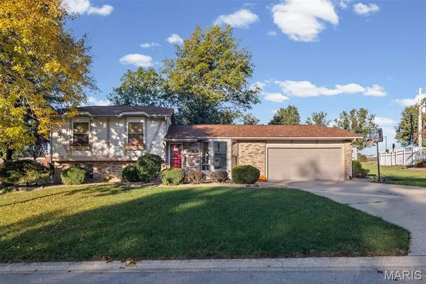 $267,500 | 107 Parkwood Drive, Waterloo, IL 62298