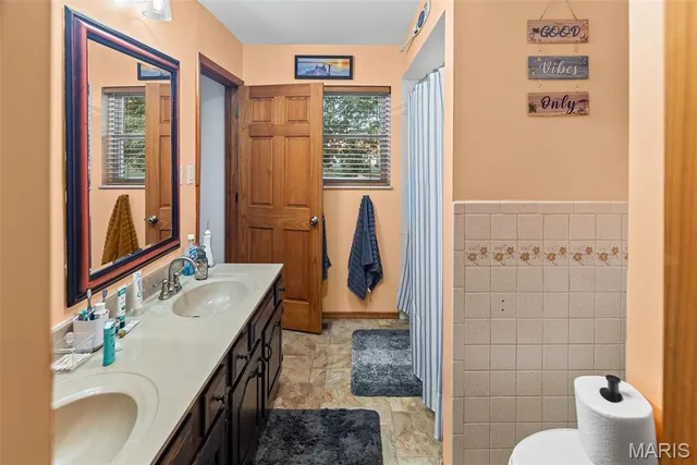 $275,000 | 107 Parkwood Drive, Waterloo, IL 62298