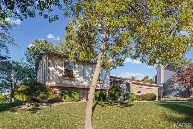 $275,000 | 107 Parkwood Drive, Waterloo, IL 62298