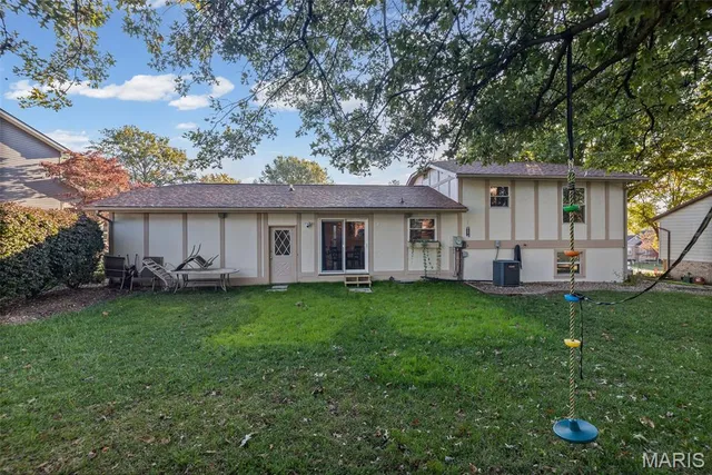 $275,000 | 107 Parkwood Drive, Waterloo, IL 62298