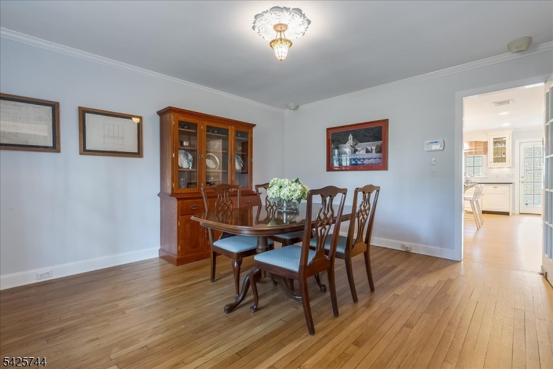 40 Spring Brook Road Morristown, NJ 07960 - Photo 9 of 27