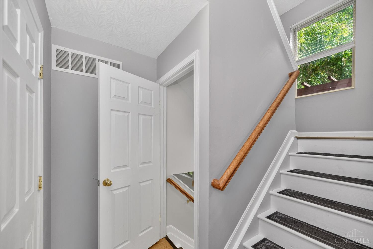 218 Heffron Circle Maineville, OH 45039 - Photo 17 of 59