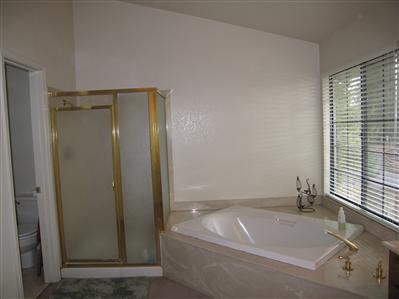7269 Roxanne Lane Rohnert Park, CA 94928 - Photo 7 of 11 a bathroom with a tub and a shower