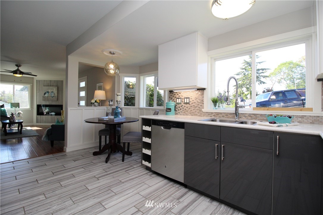 623 Southwest 107th Street Seattle, WA 98146 - Photo 11 of 25 Gallery Image 11