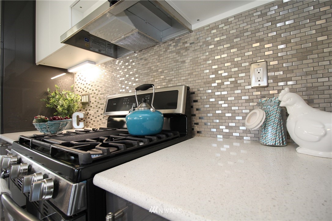 623 Southwest 107th Street Seattle, WA 98146 - Photo 13 of 25 Gallery Image 13