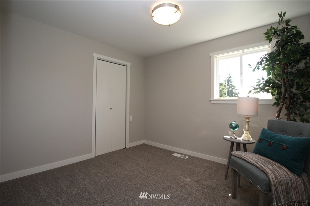623 Southwest 107th Street Seattle, WA 98146 - Photo 16 of 25 Gallery Image 16