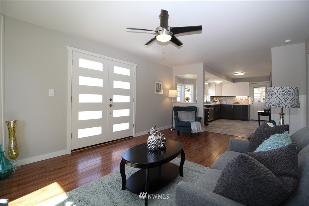 623 Southwest 107th Street Seattle, WA 98146 - Photo 5 of 25 Gallery Image 5