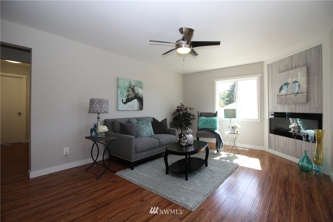 623 Southwest 107th Street Seattle, WA 98146 - Photo 6 of 25 Gallery Image 6