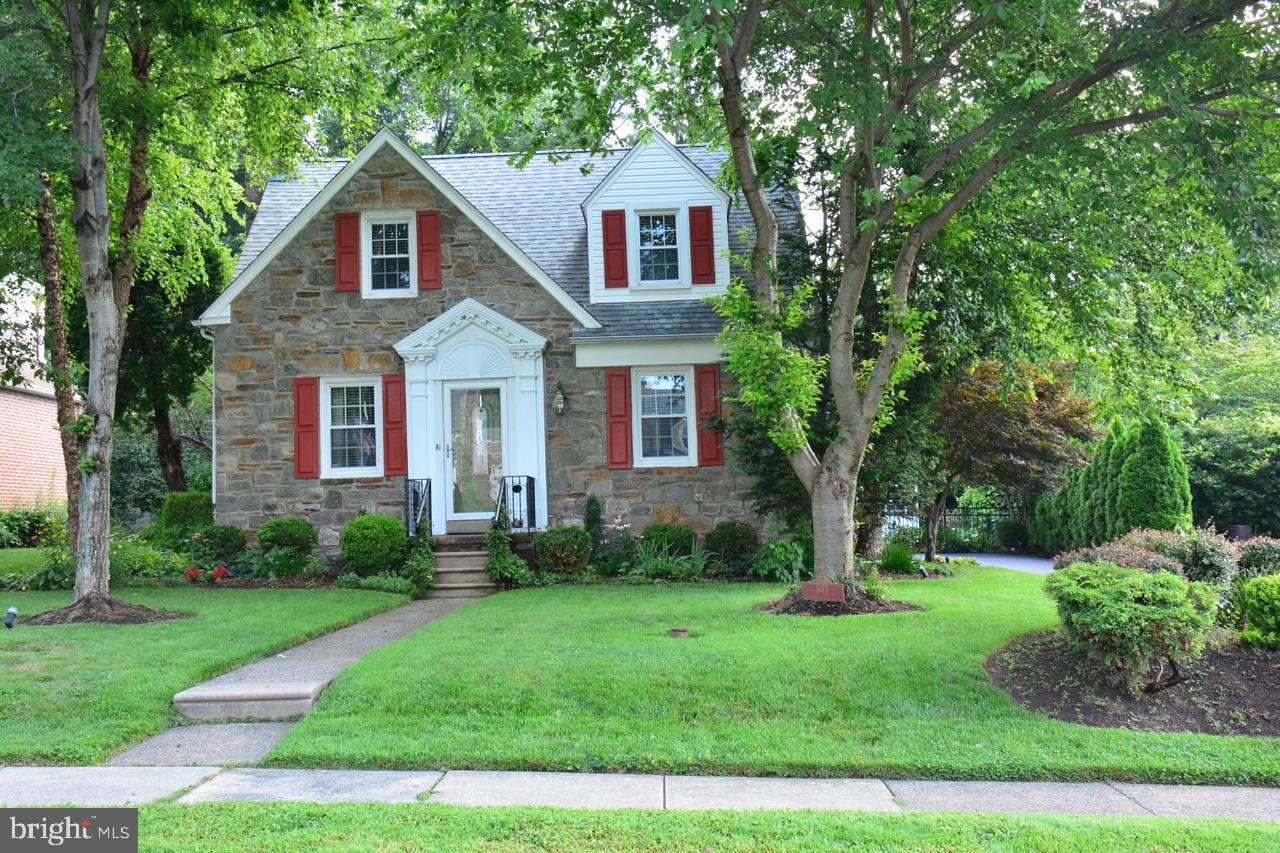 943 Sara Drive Springfield, PA 19064 - Photo 1 of 36