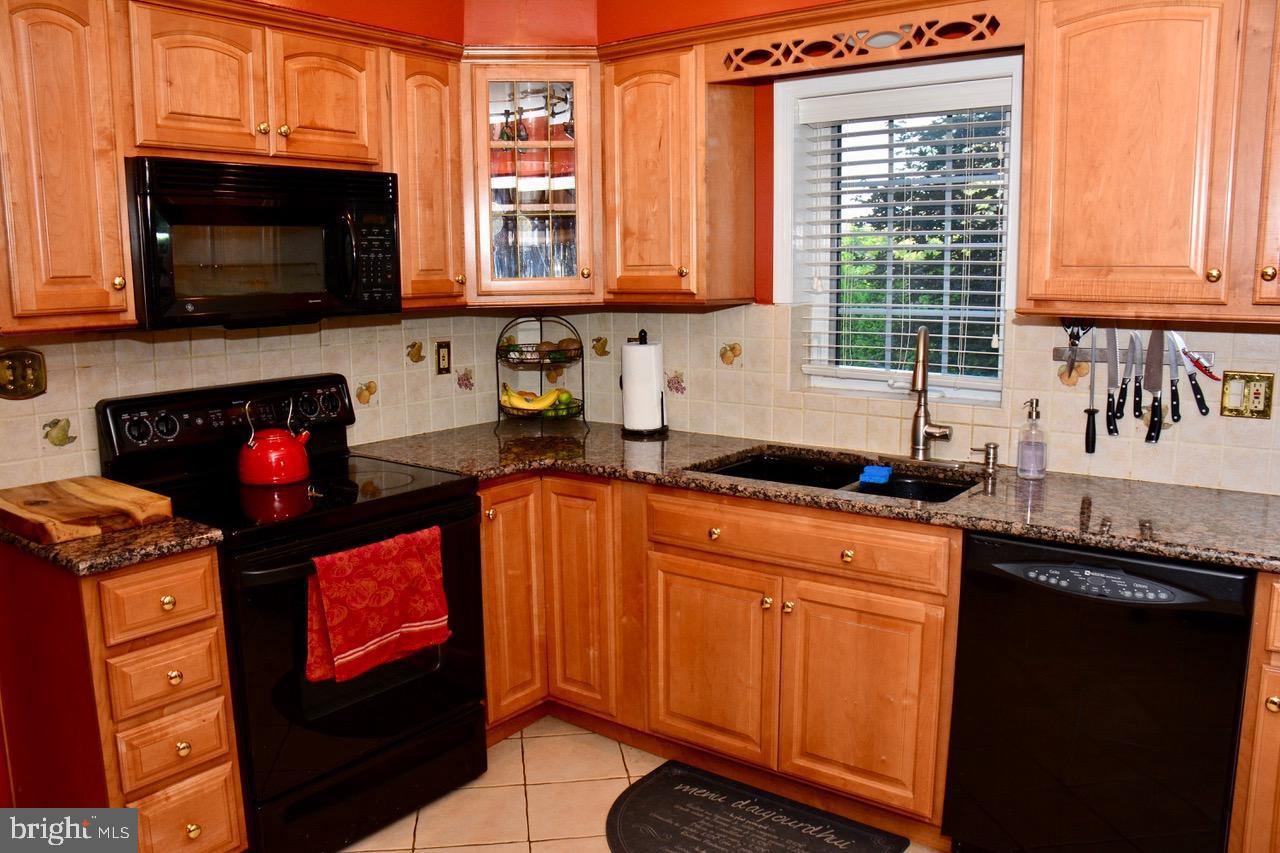 943 Sara Drive Springfield, PA 19064 - Photo 12 of 36