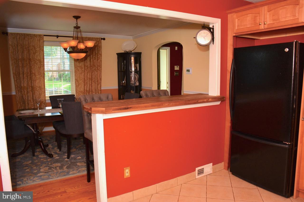 943 Sara Drive Springfield, PA 19064 - Photo 13 of 36