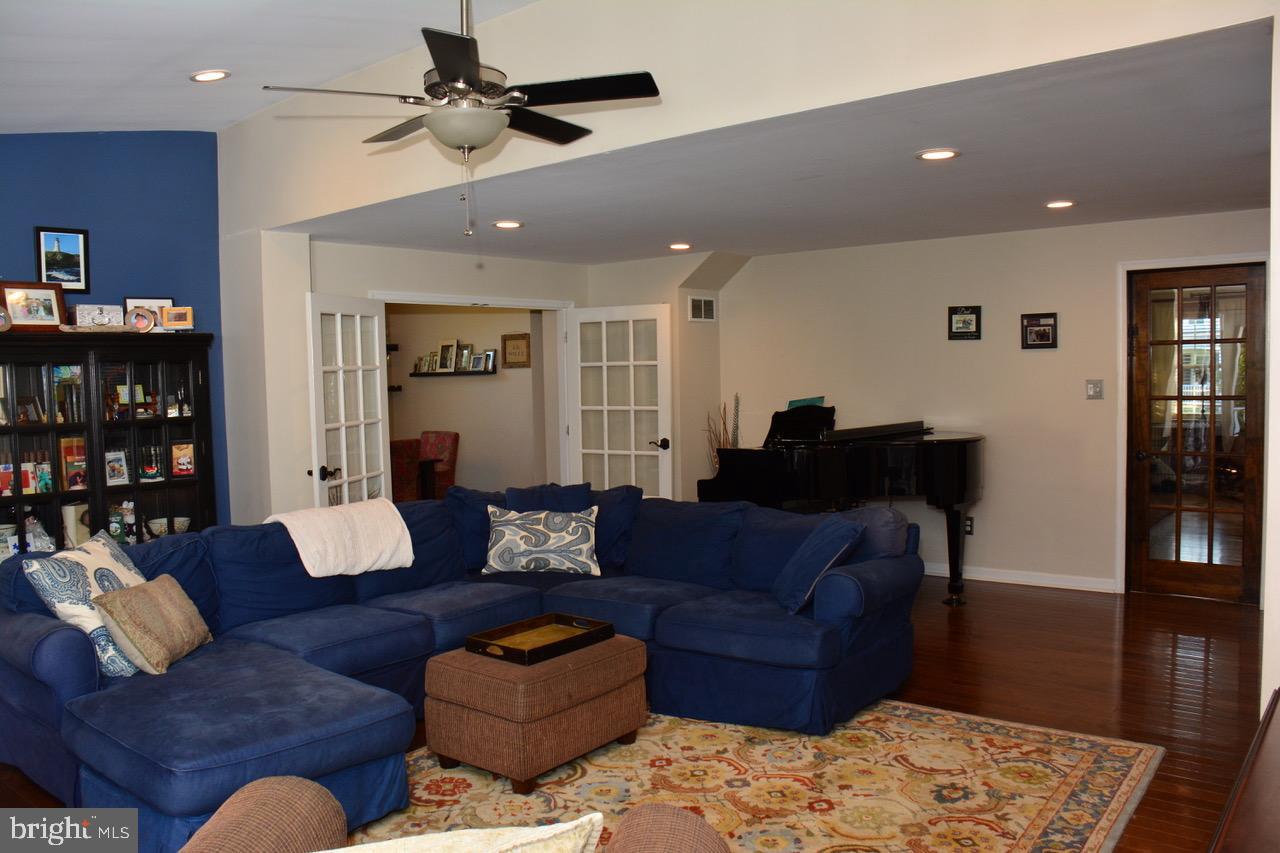 943 Sara Drive Springfield, PA 19064 - Photo 17 of 36