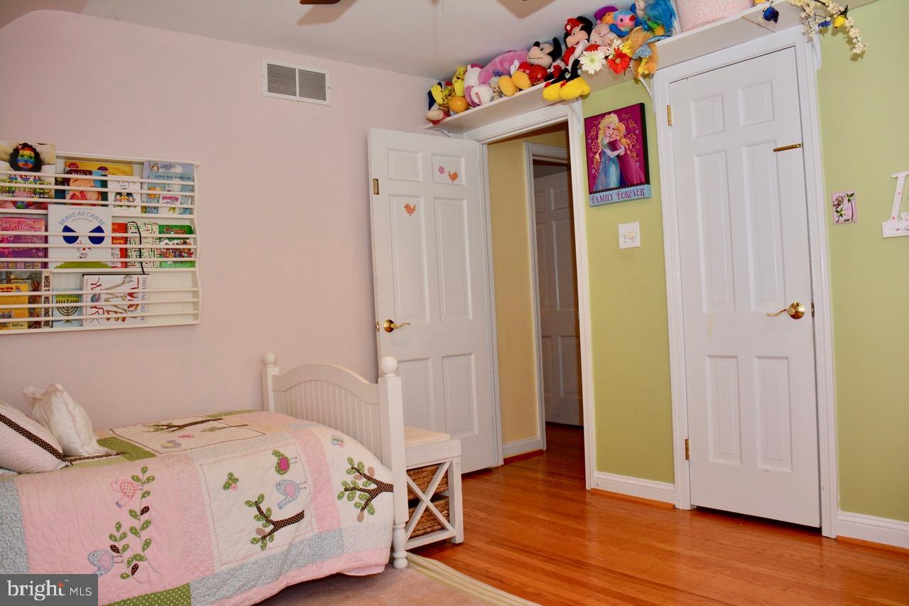 943 Sara Drive Springfield, PA 19064 - Photo 24 of 36