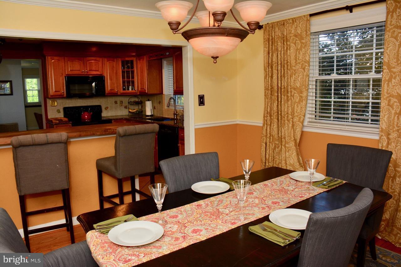 943 Sara Drive Springfield, PA 19064 - Photo 8 of 36