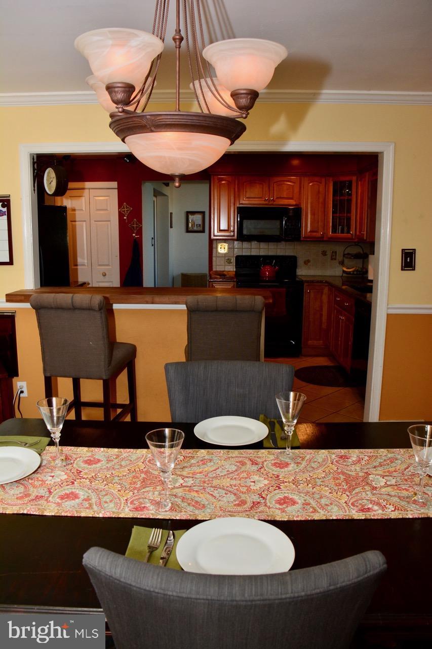 943 Sara Drive Springfield, PA 19064 - Photo 9 of 36