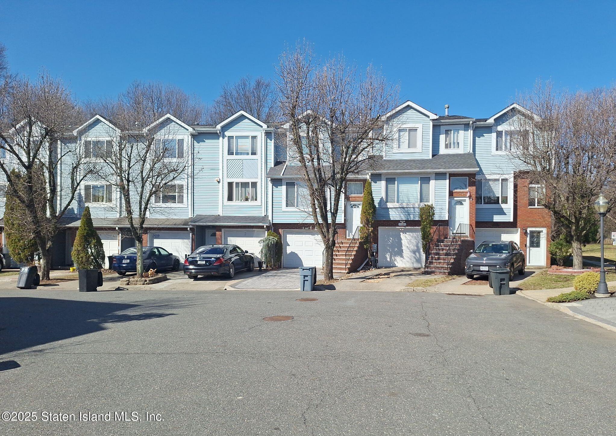 59 Pembrook Loop Staten Island, NY 10309 - Photo 1 of 4 Front View