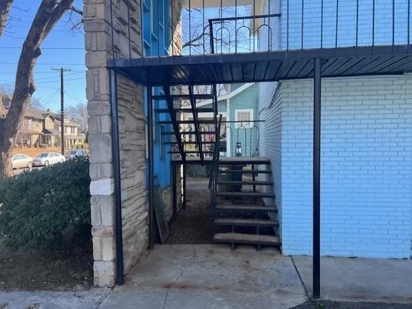 a view of an entrance to house