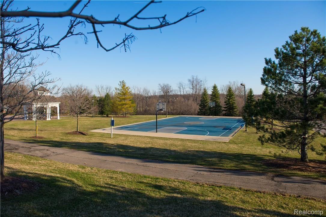 3444 Tremonte Circle, Unit 16 Rochester, MI 48306 - Photo 33 of 36 33.jpg