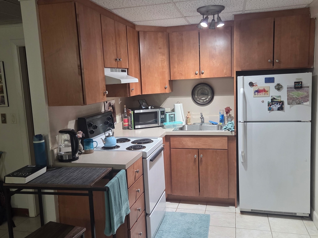 907 Beacon Street, Unit 1 Boston, MA 02215 - Photo 4 of 16