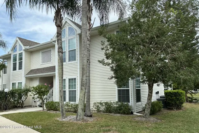 $1,900 | 1930 Westminster Circle, Unit 2, Vero Beach, FL 32966