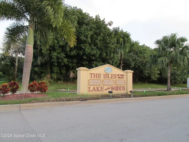 $1,900 | 1930 Westminster Circle, Unit 2, Vero Beach, FL 32966