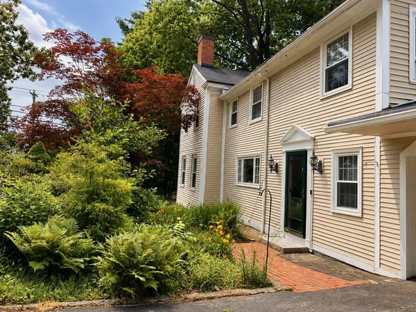 $750,000 | 240 Mountain Road, Concord, NH 03301