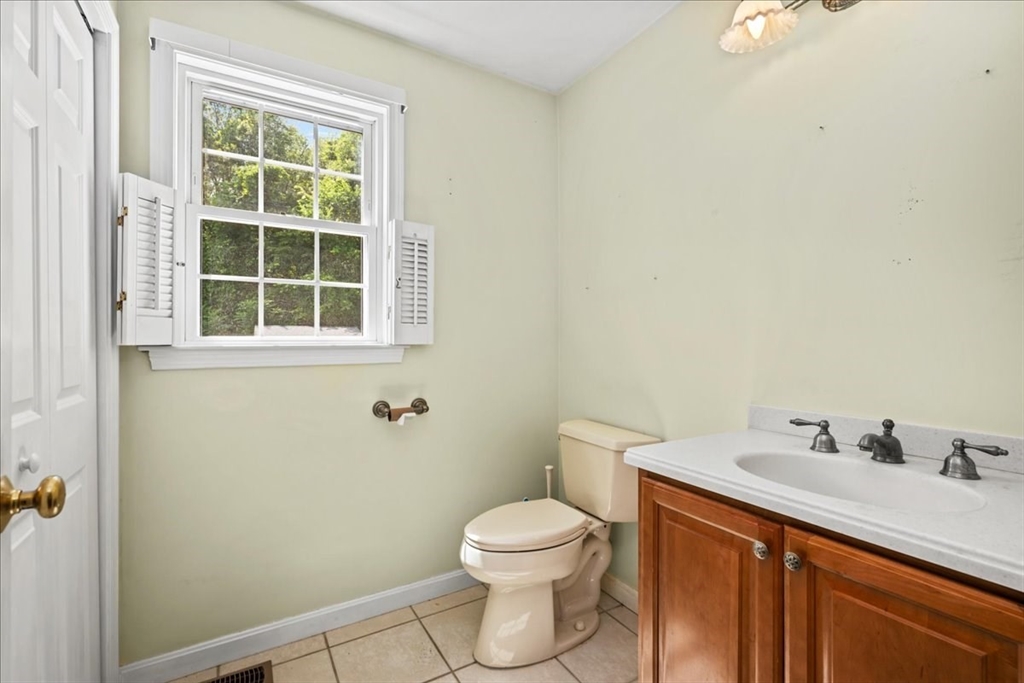 20 Hilltop Farm Road Auburn, MA 01501 - Photo 16 of 40